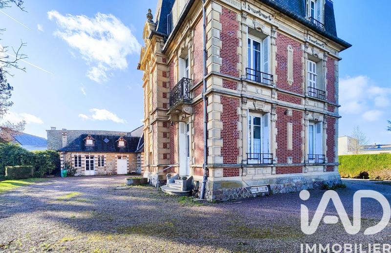 Maison - 256 m² - 9 pièces