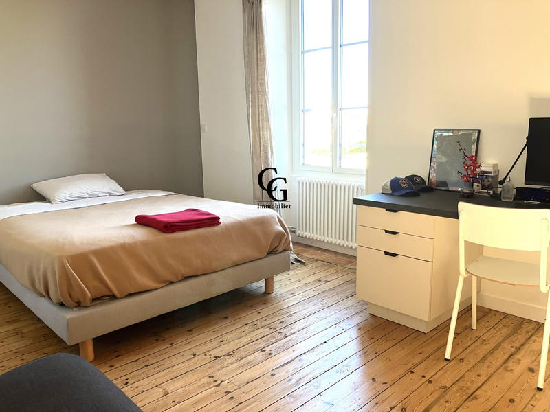 Maison - 180 m² - 8 pièces