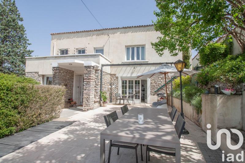 Maison - 270 m² - 8 pièces