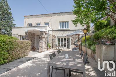 Maison - 270 m² - 8 pièces