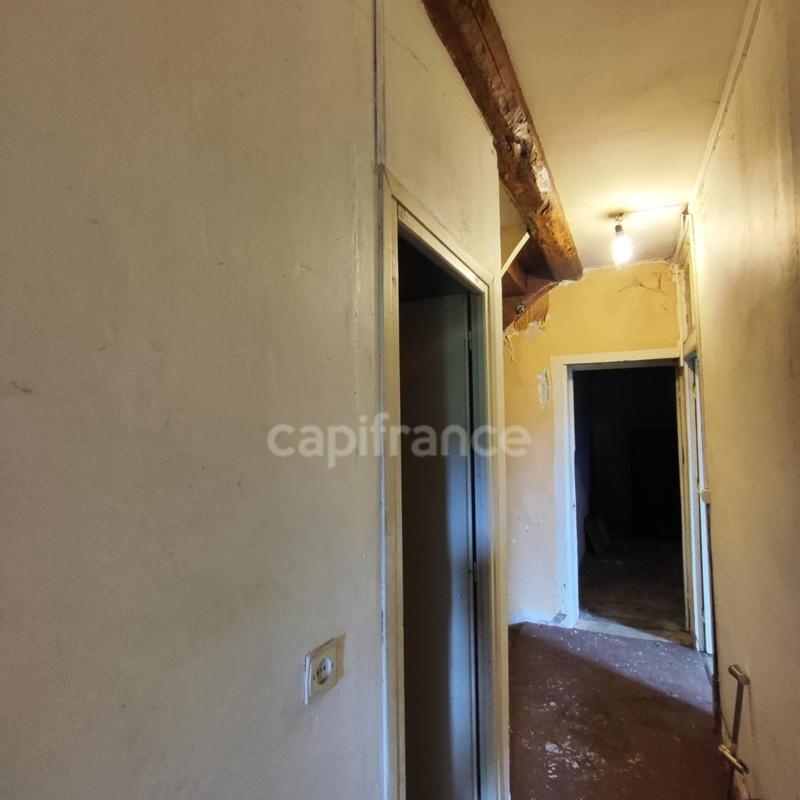 Maison - 200 m² - 2 pièces