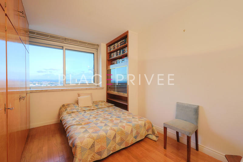 Appartement - 135 m² - 5 pièces