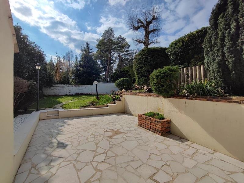 Maison - 200 m² - 10 pièces