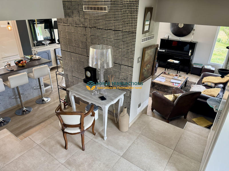 Maison ancienne - 204 m² - 8 pièces