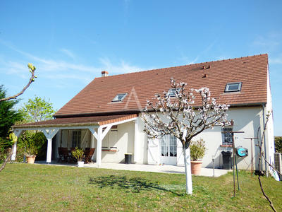 Maison - 181 m² - 6 pièces