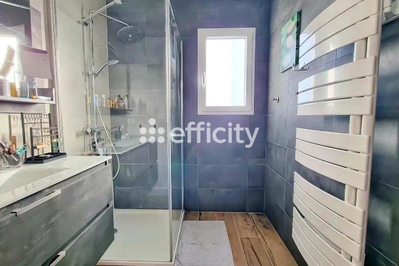 Villa - 185 m² - 8 pièces