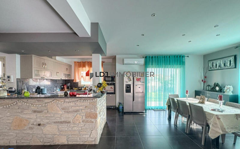 Villa - 181 m² - 5 pièces