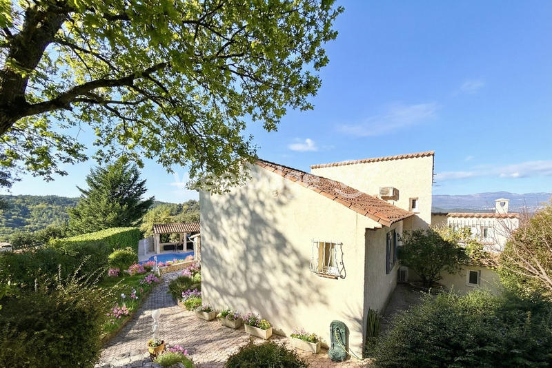 Maison - 168 m² - 7 pièces