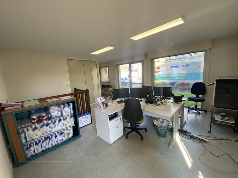 Local commercial - 118 m² - 5 pièces