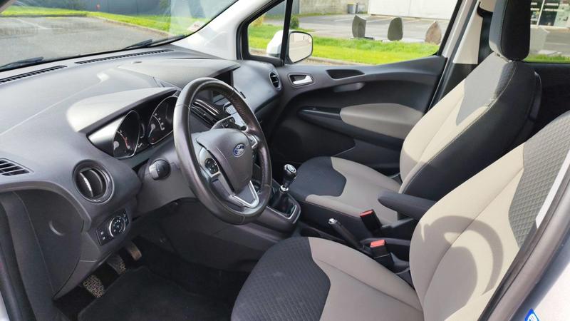 Ford Tourneo Courier 1.0 EcoBoost 100 Bioéthanol Titanium -