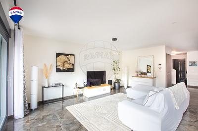 Appartement - 181 m² - 6 pièces