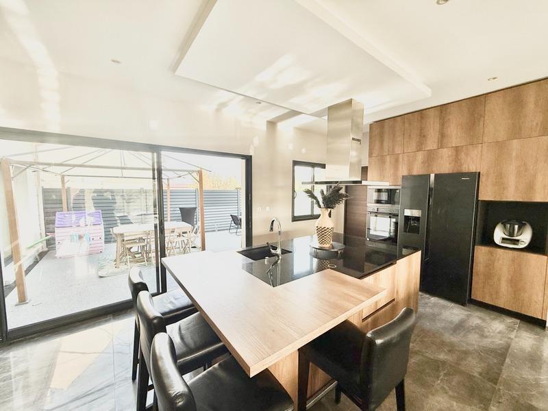 Maison - 193 m² - 7 pièces