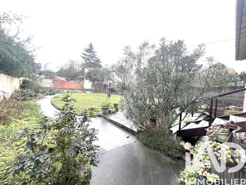 Maison - 222 m² - 10 pièces