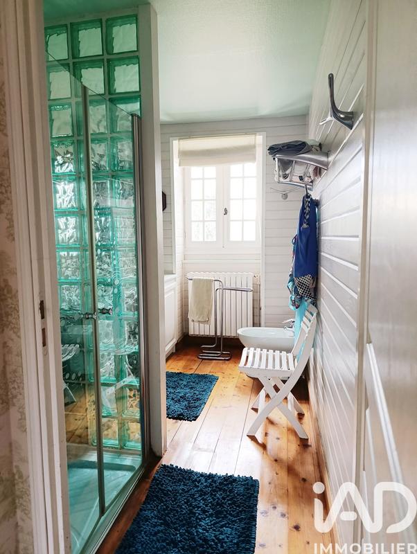 Maison - 393 m² - 10 pièces