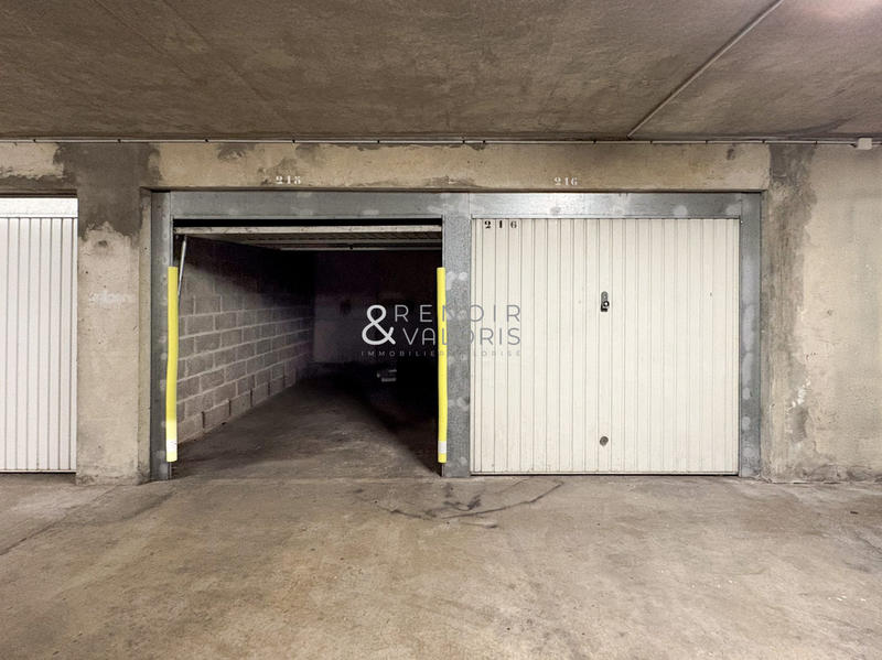 Parking / Garage - 24 m²