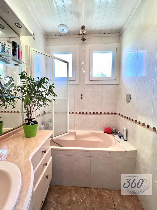 Maison - 111 m² - 5 pièces