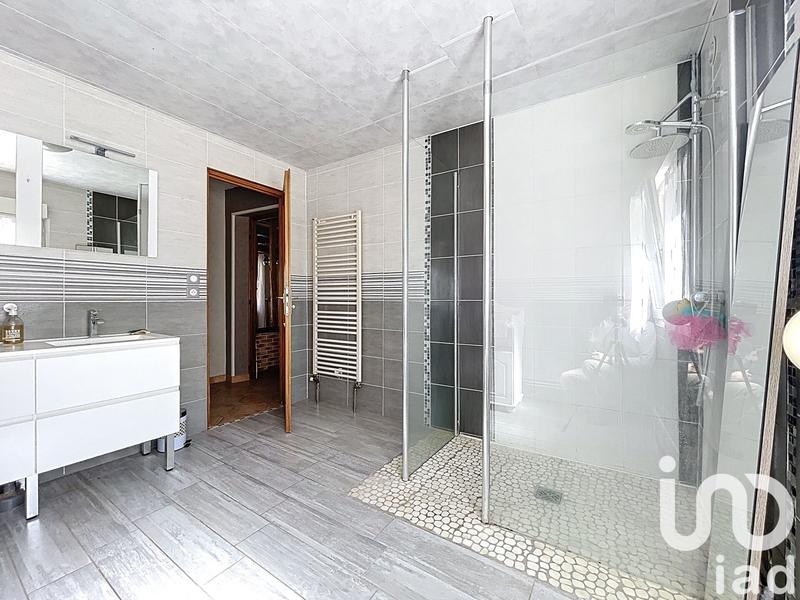 Maison - 226 m² - 7 pièces