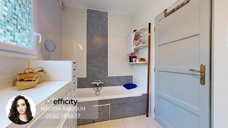 Maison - 167 m² - 6 pièces