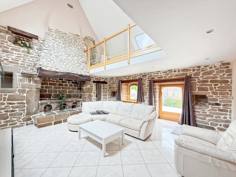 Maison en pierre - 377 m² - 10 pièces