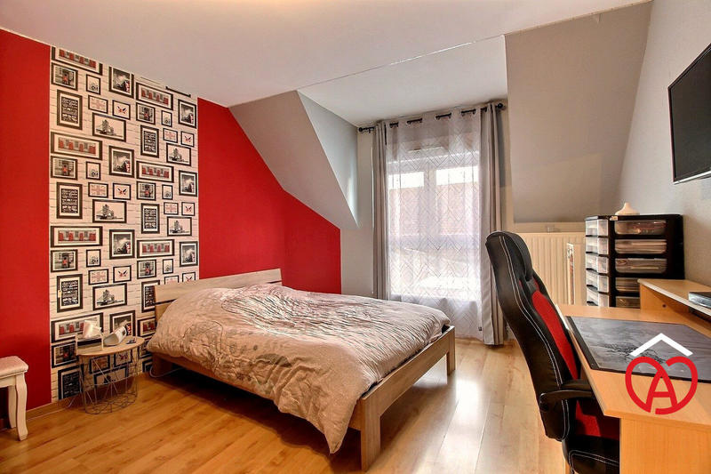 Maison - 216 m² - 7 pièces