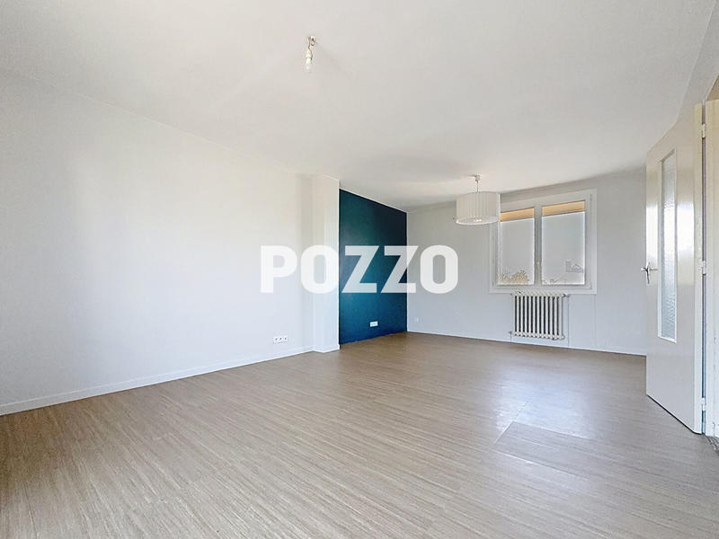 Maison - 96 m² - 5 pièces