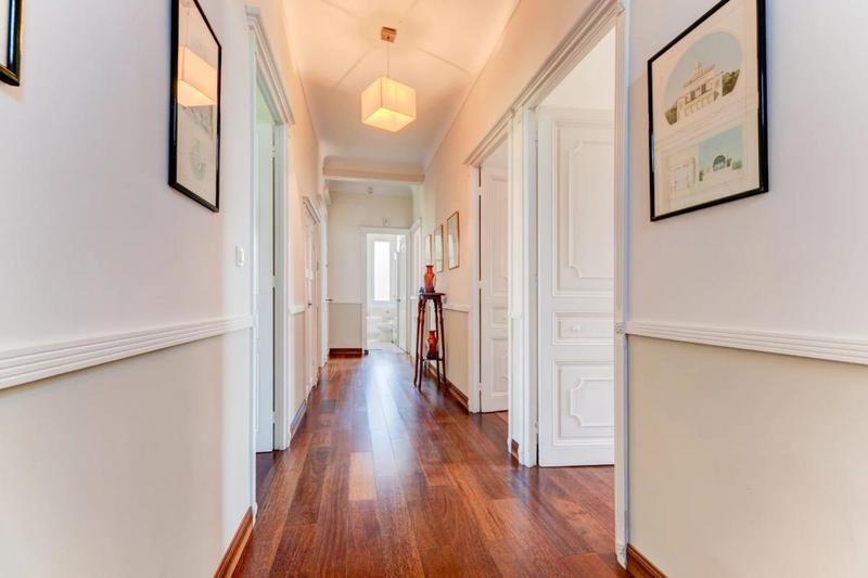 Villa - 304 m² - 7 pièces