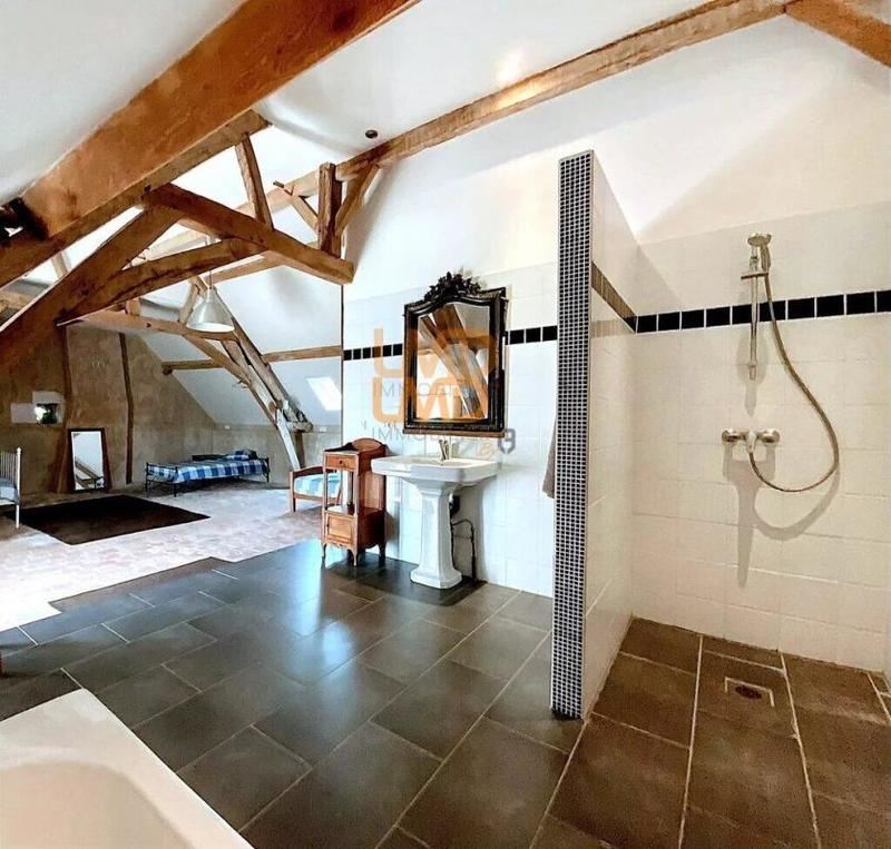 Maison ancienne - 195 m² - 3 pièces