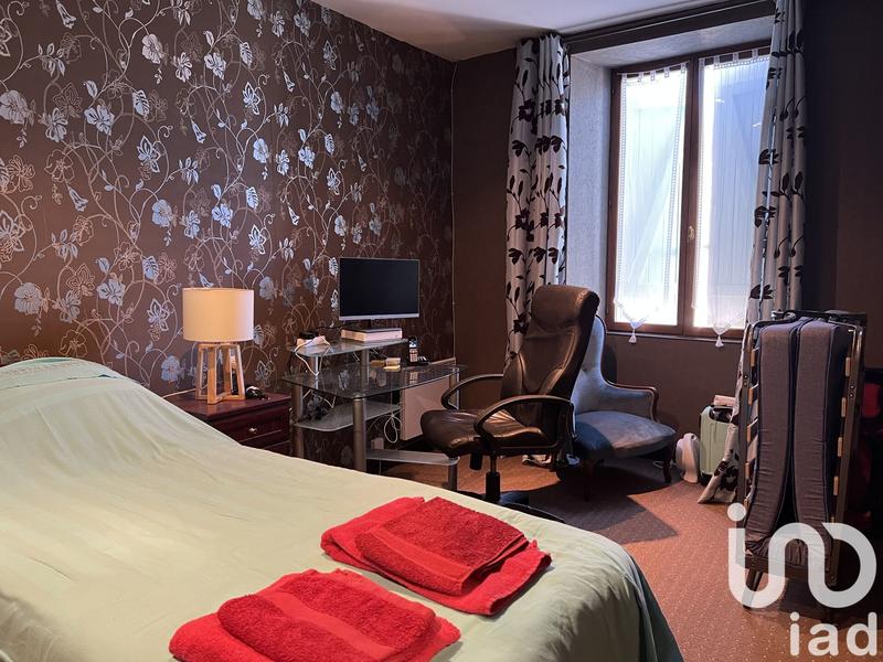 Maison - 237 m² - 11 pièces