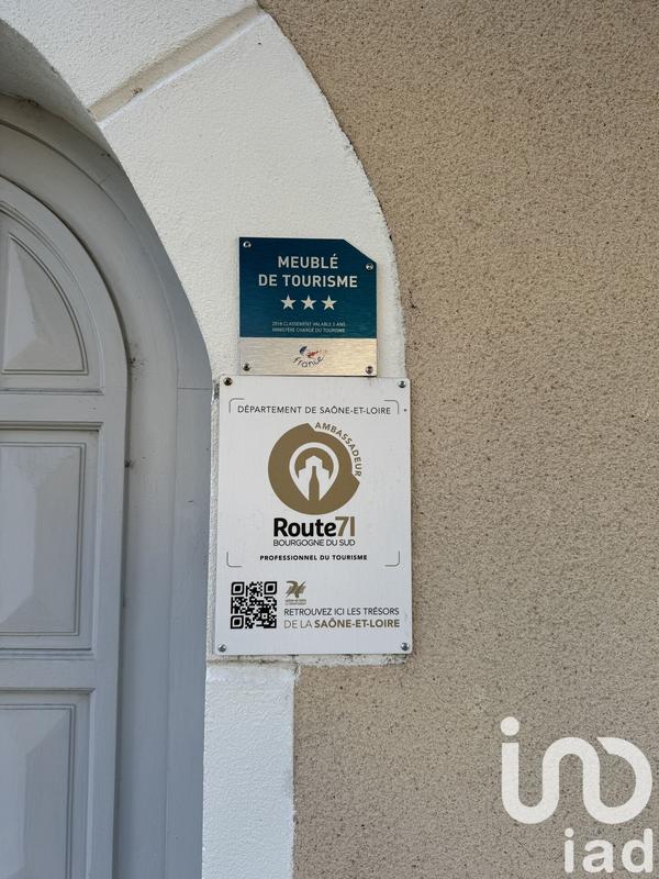 Maison - 254 m² - 9 pièces