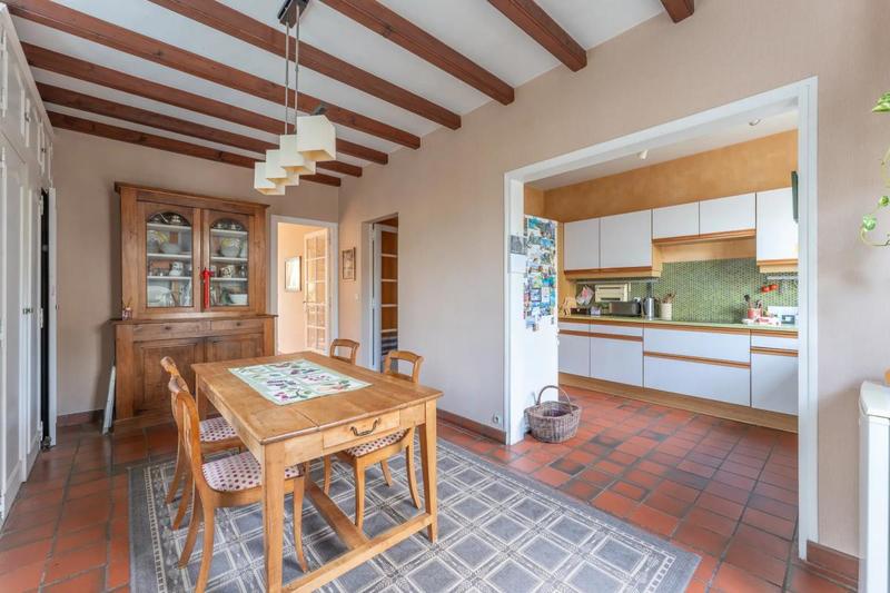 Maison - 211 m² - 16 pièces