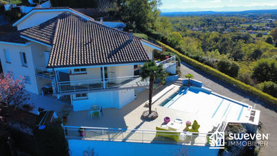 Maison contemporaine - 312 m² - 8 pièces