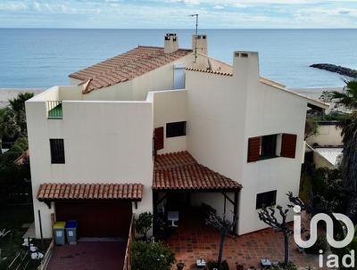 Maison - 276 m² - 9 pièces