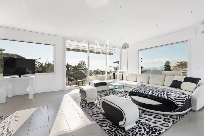 Maison - 262 m² - 7 pièces