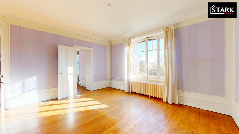 Maison - 274 m² - 10 pièces