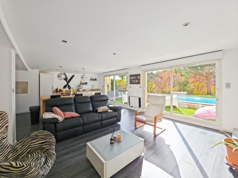 Maison - 195 m² - 7 pièces