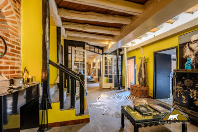 Maison - 600 m² - 12 pièces