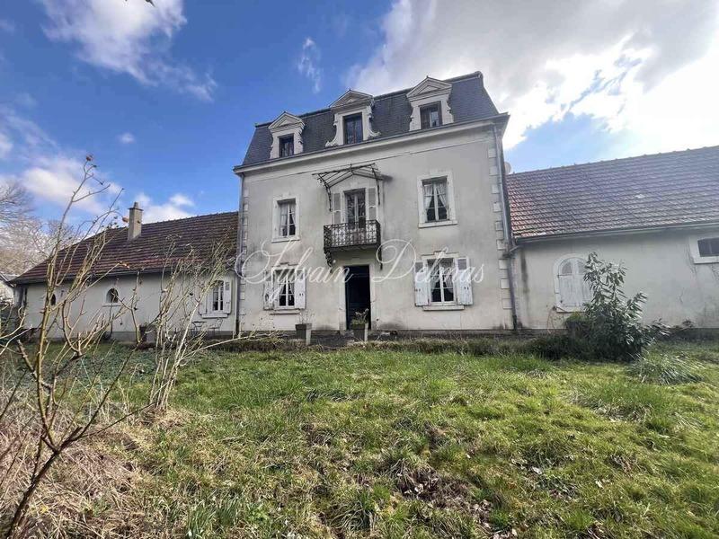 Château - 600 m² - 15 pièces
