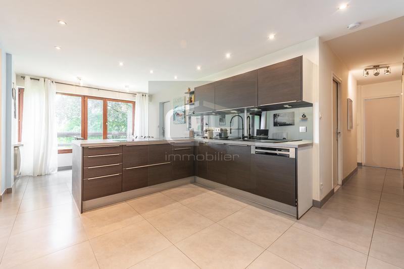 Appartement ancien - 85 m² - 4 pièces