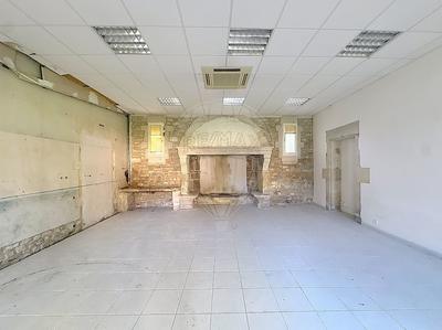 Bureau - 3 600 m² - 45 pièces