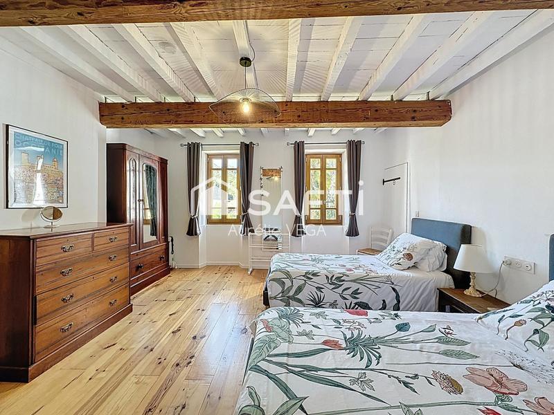 Maison - 275 m² - 7 pièces