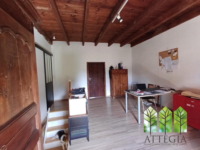 Maison - 180 m² - 5 pièces