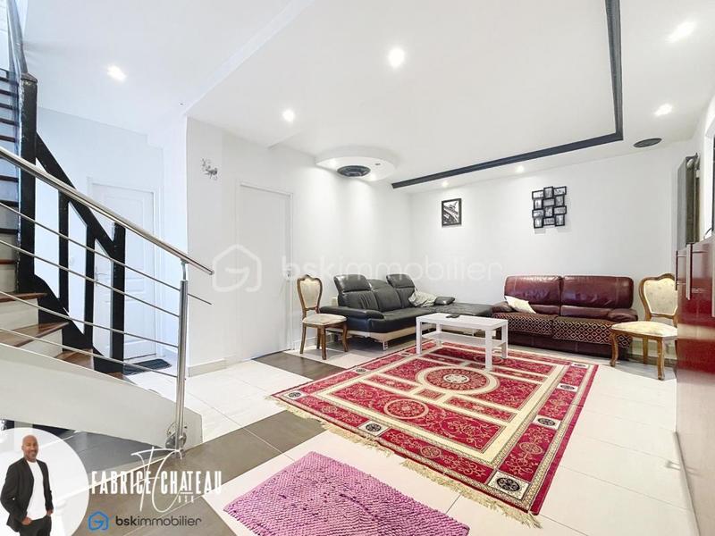 Maison - 160 m² - 8 pièces