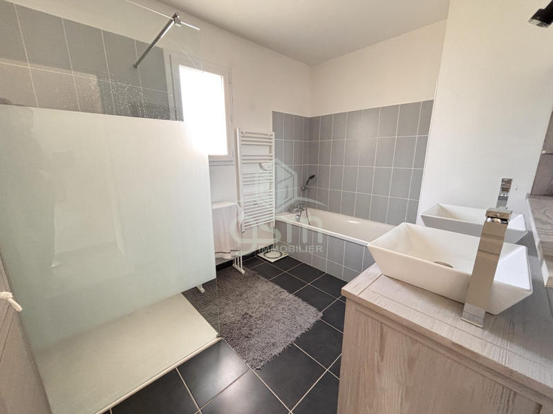 Maison contemporaine - 196 m² - 7 pièces