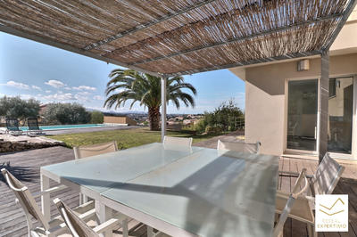 Maison - 145 m² - 5 pièces