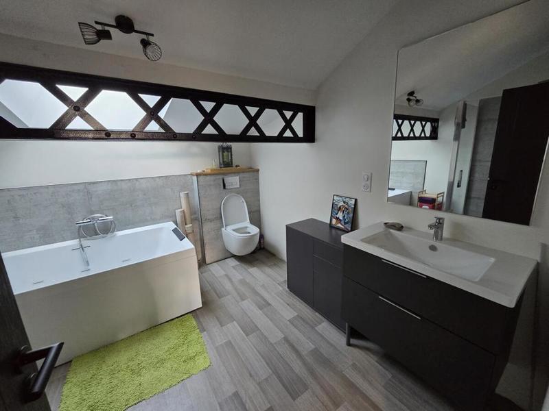 Maison - 295 m² - 9 pièces