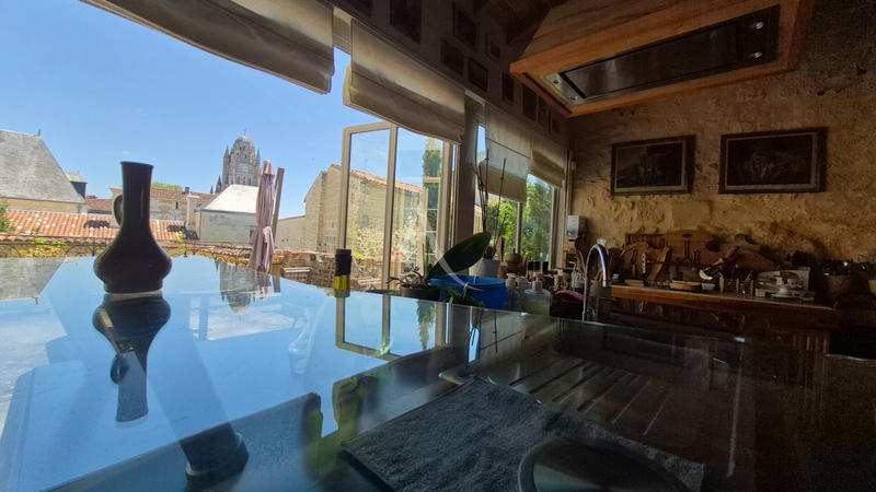 Maison - 379 m² - 12 pièces