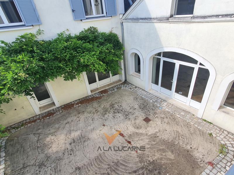 Propriété - 256 m² - 6 pièces