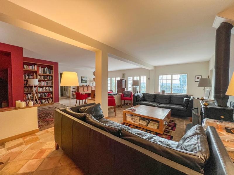 Maison - 260 m² - 8 pièces