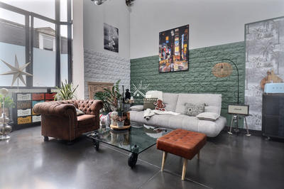 Loft - 145 m² - 6 pièces