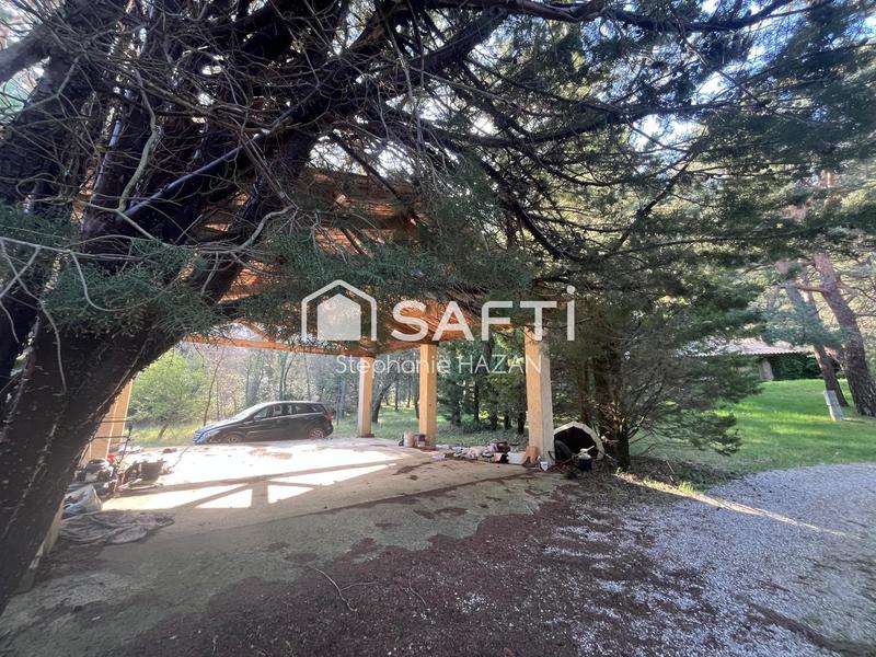 Maison - 330 m² - 8 pièces